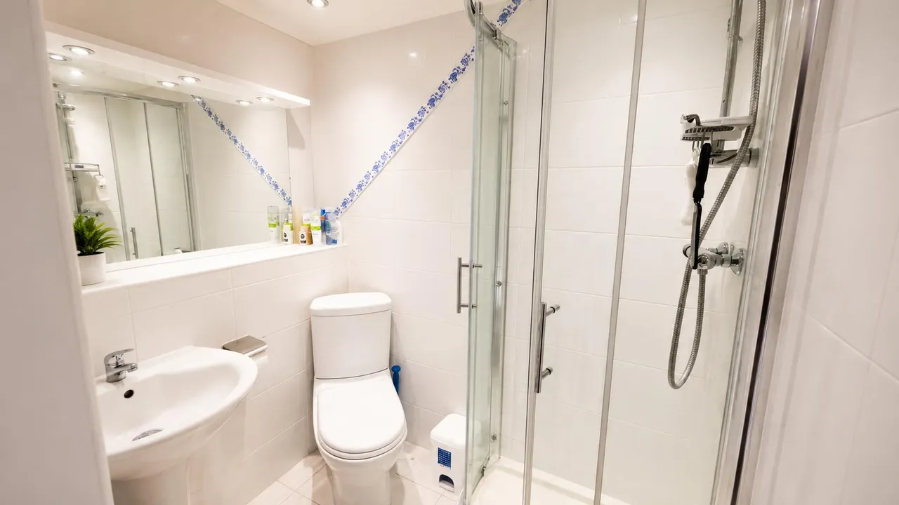 Tolworth Gardens, Chadwell Heath, RM6, photo 14