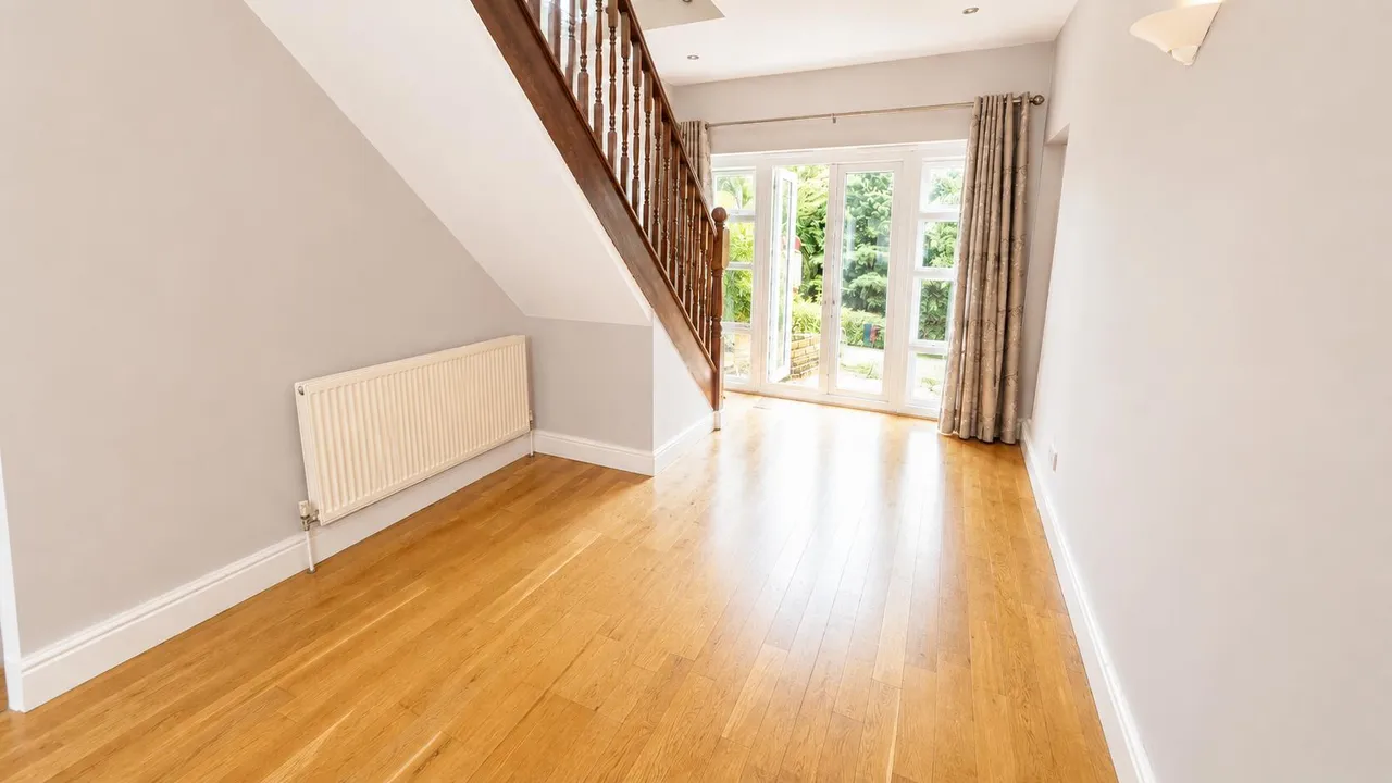 Tolworth Gardens, Chadwell Heath, RM6, photo 5