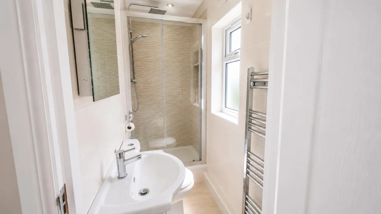 Tolworth Gardens, Chadwell Heath, RM6, photo 17