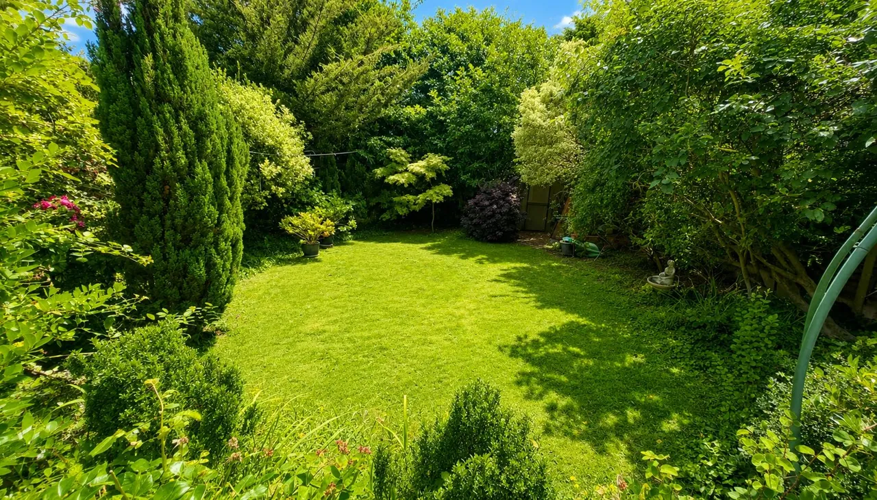 Tolworth Gardens, Chadwell Heath, RM6, photo 23