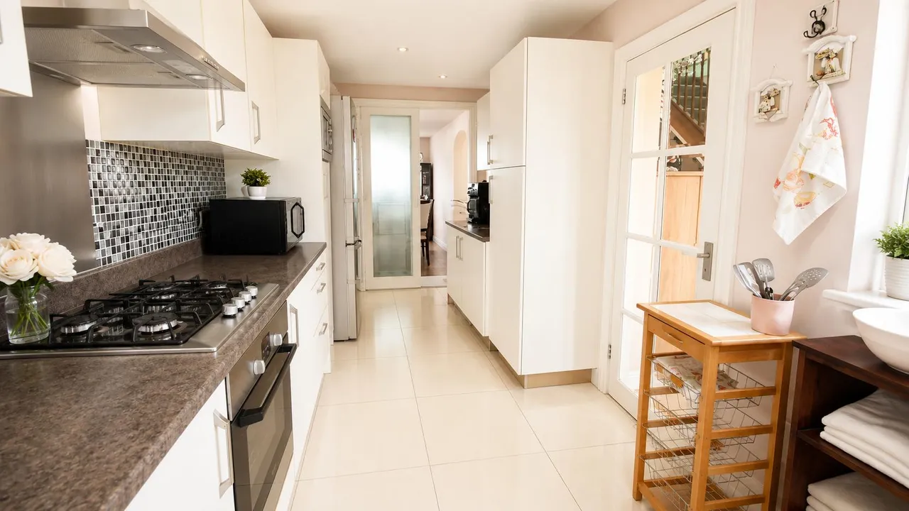 Tolworth Gardens, Chadwell Heath, RM6, photo 7