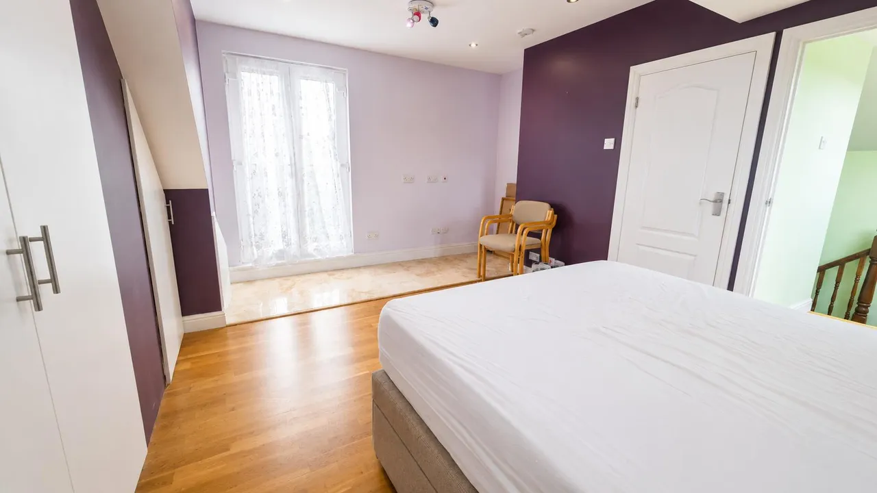 Tolworth Gardens, Chadwell Heath, RM6, photo 13