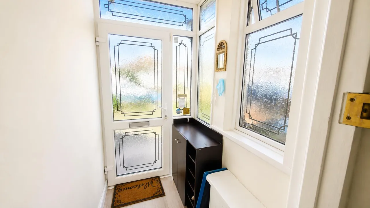 Tolworth Gardens, Chadwell Heath, RM6, photo 20