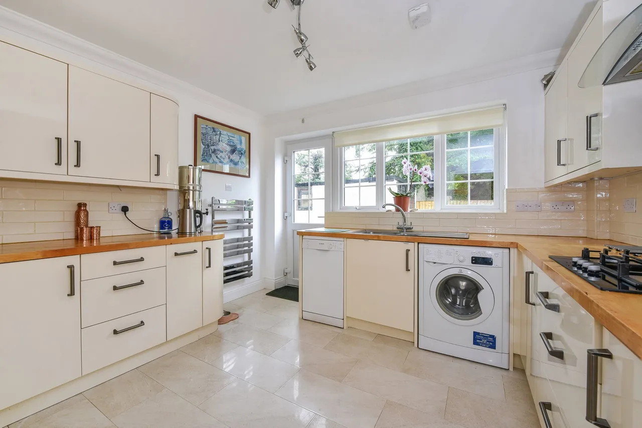Wingfield Avenue, Christchurch, BH23 4NR, photo 3
