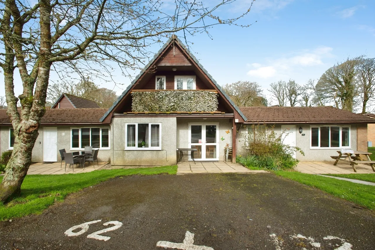 3 bed property for sale, Hengar Manor, Bodmin, PL30