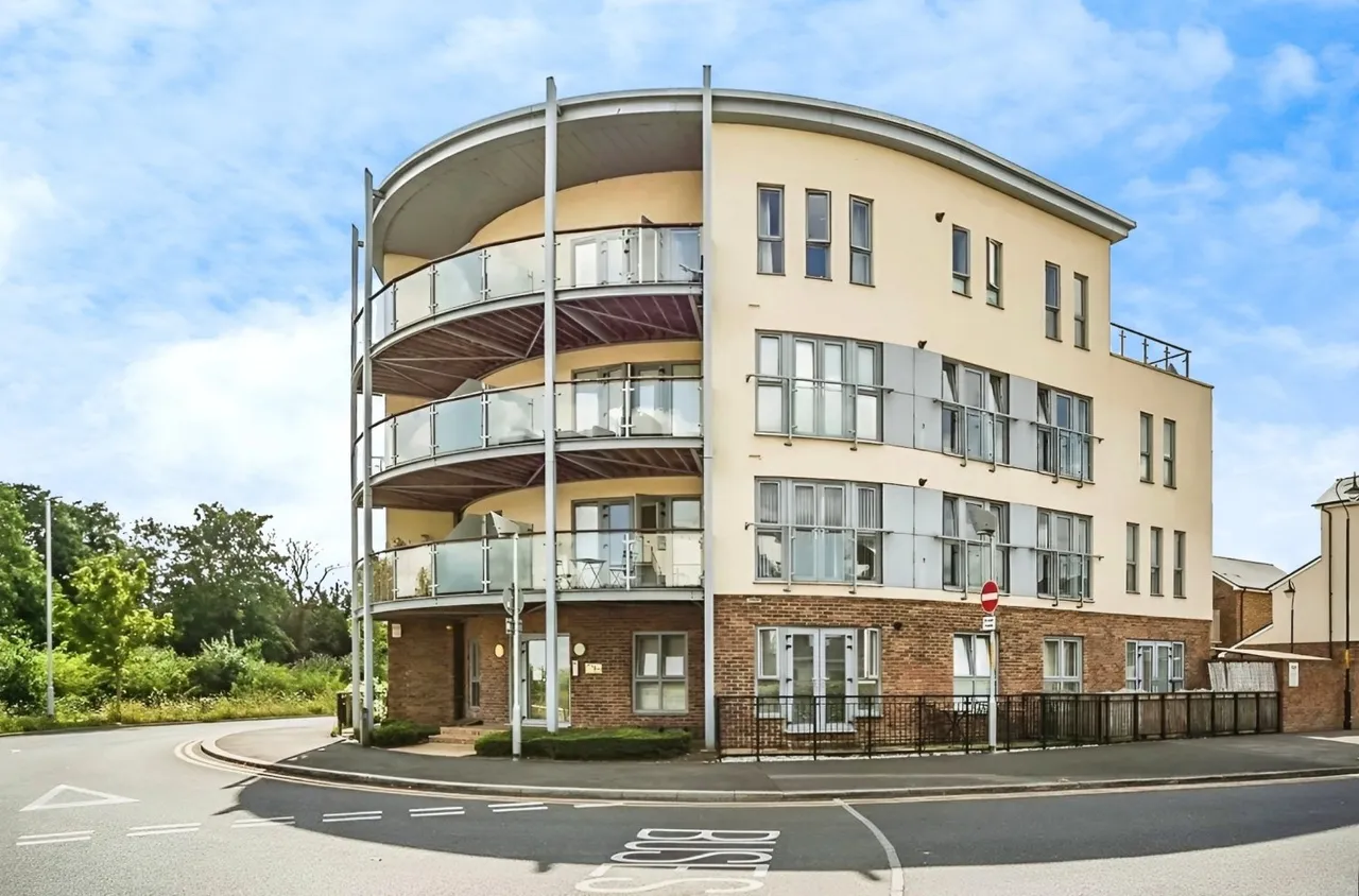1 bed flat to rent — Liverymen Walk, Greenhithe, DA9