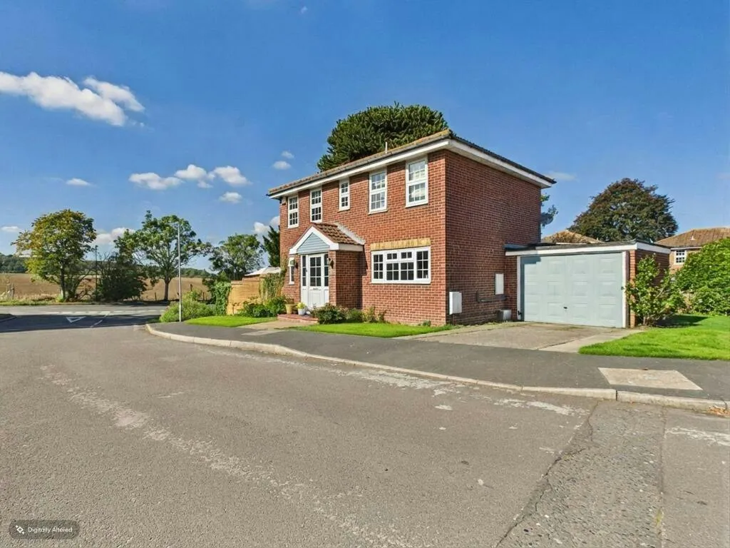 4 bed house for sale, Brewers Field, Dartford, DA2