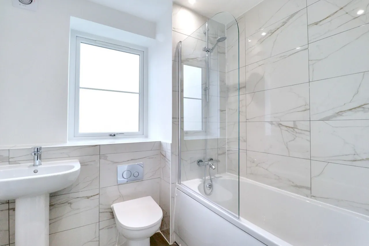 Eighth Avenue, Aylesbury, HP19, photo 8