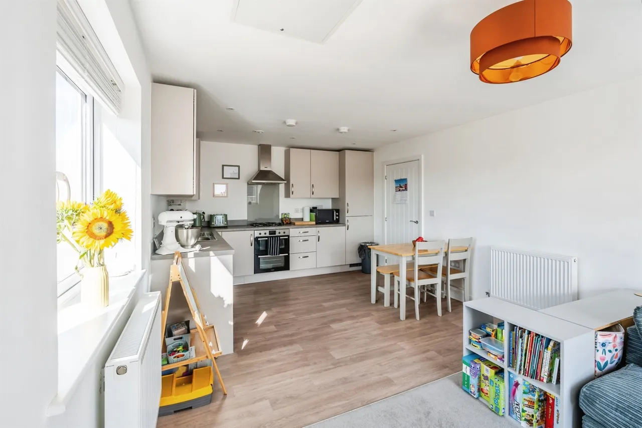 Newlands Place, Seaford, BN25, photo 4