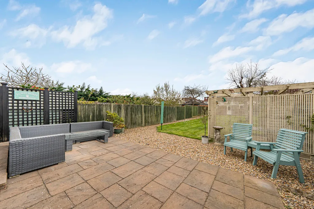 Woodcroft Crescent, Hillingdon, UB10, photo 16