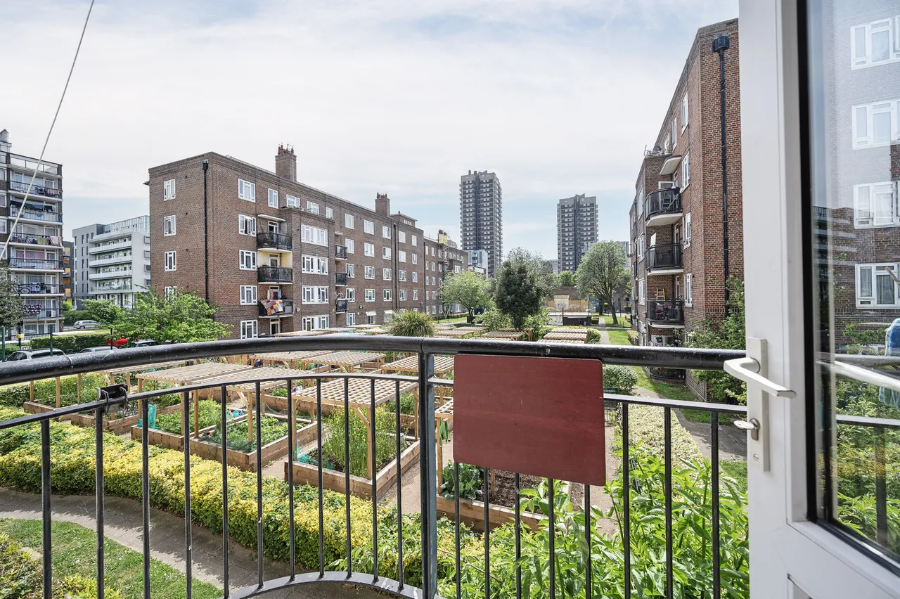 9 Hadfield House, Ellen Street, London, photo 2