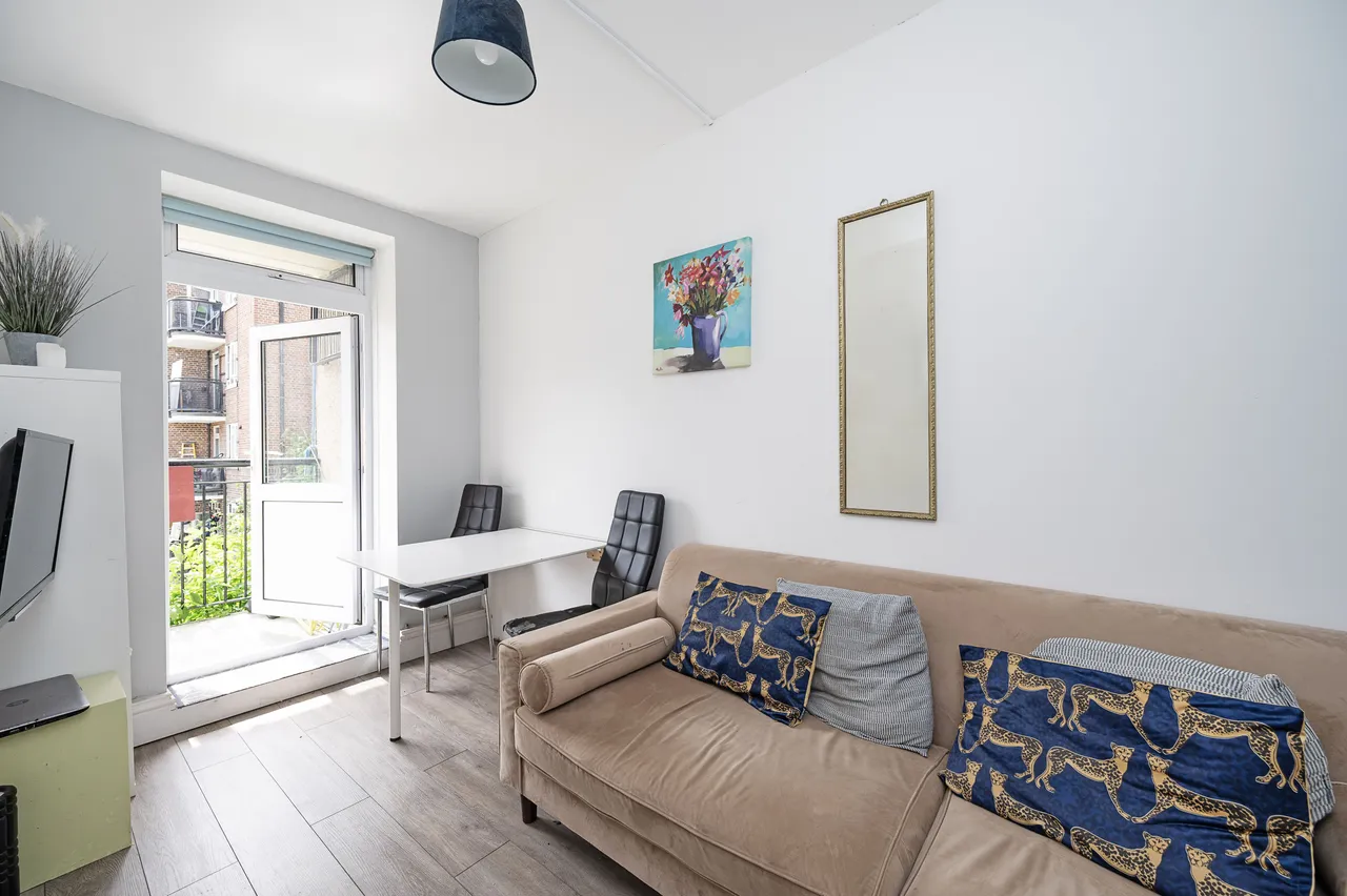 9 Hadfield House, Ellen Street, London, photo 3