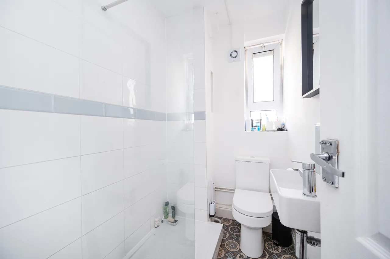 9 Hadfield House, Ellen Street, London, photo 9