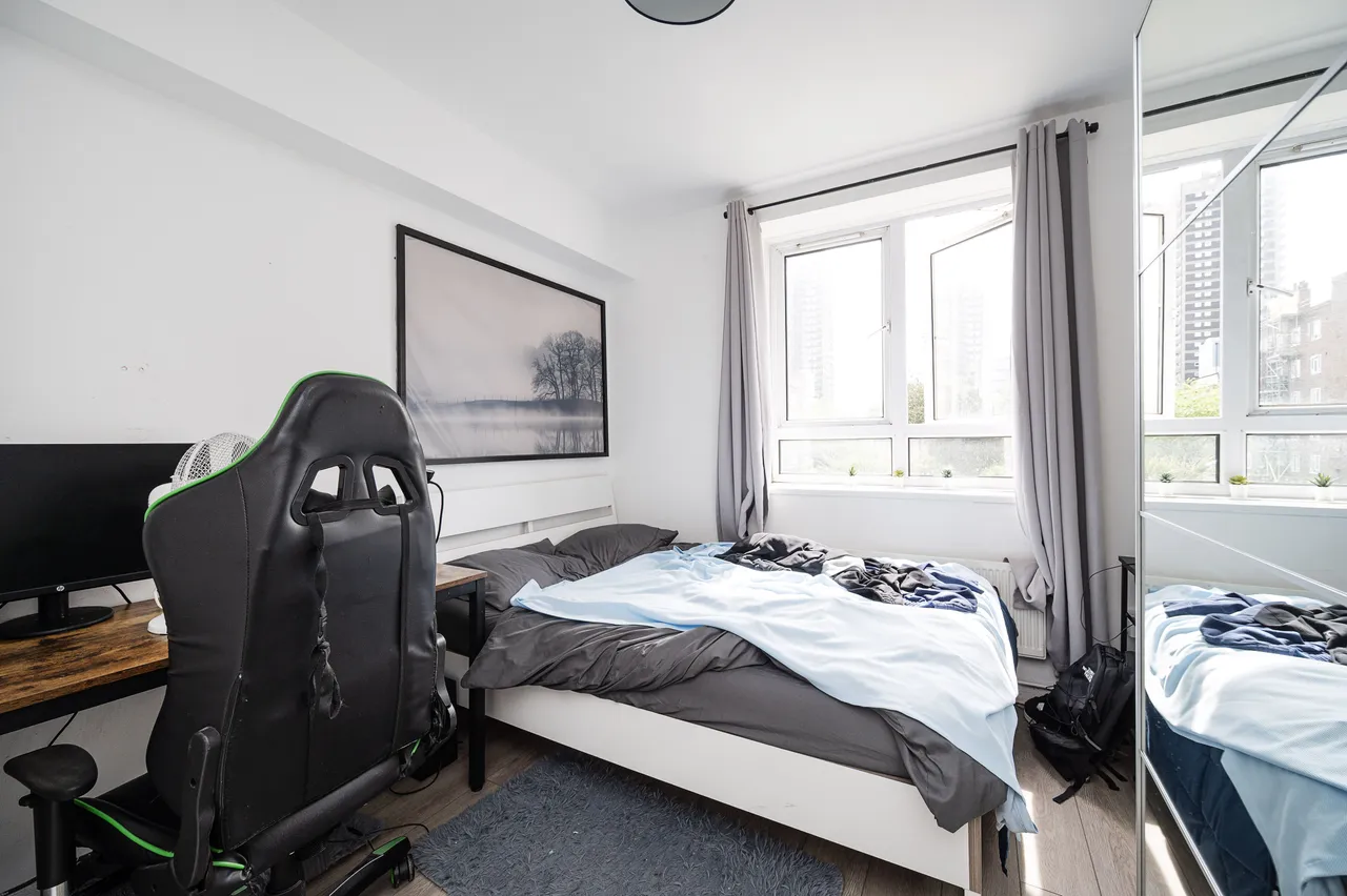 4 bed flat for sale — 9 Hadfield House, Ellen Street, London