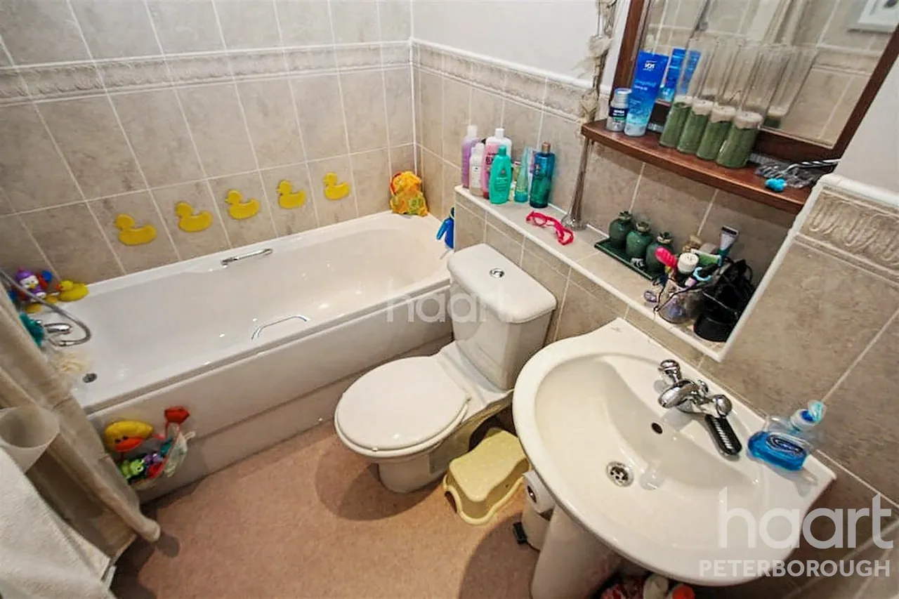 Eagle Way, Hampton Centre, PE7, photo 7