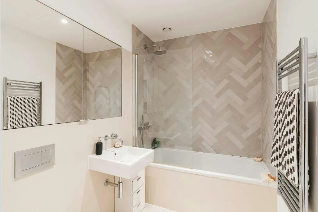 Apple Tree Road, London, N17, photo 28