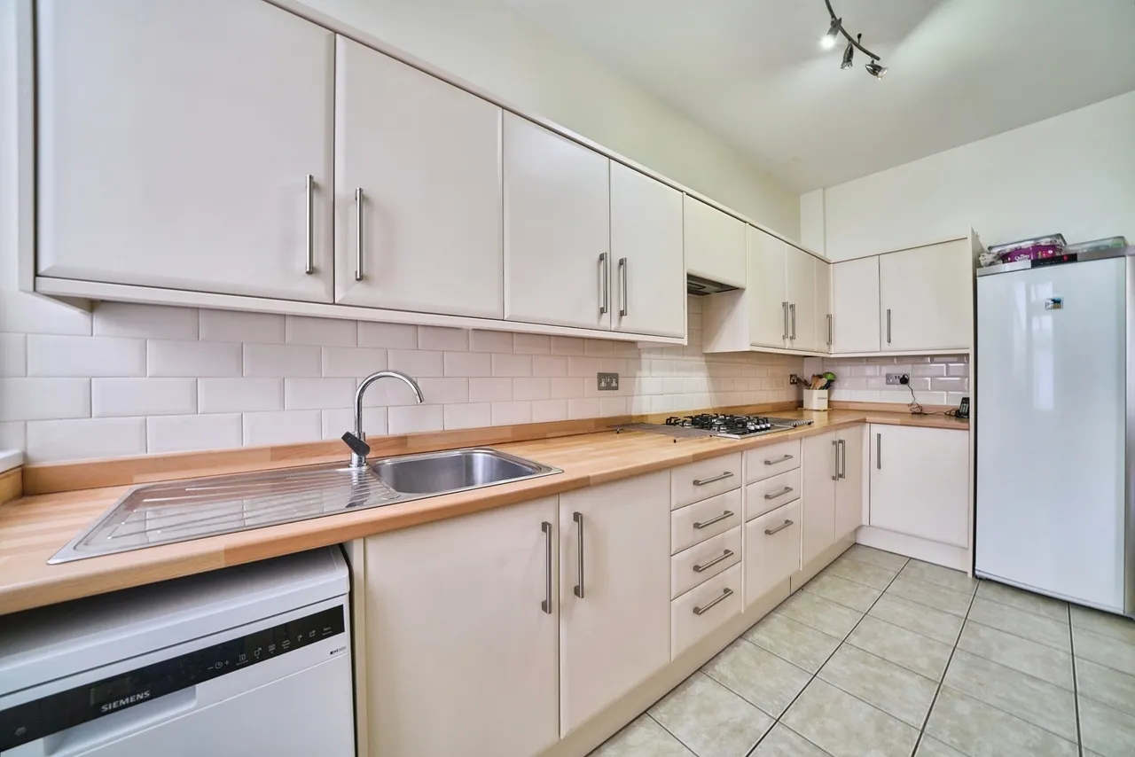 Forest Drive West, London, E11, photo 6