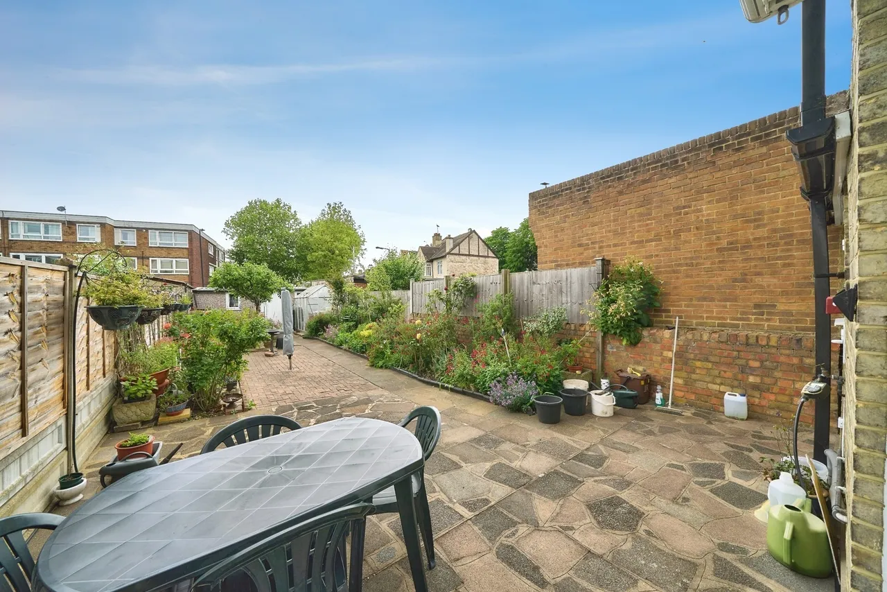 Forest Drive West, London, E11, photo 21