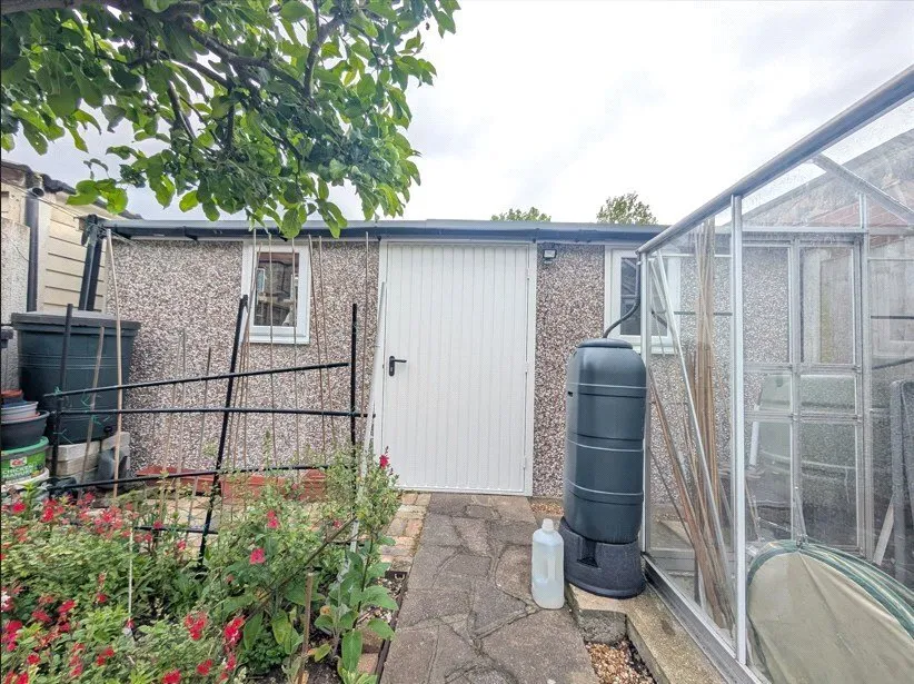 Forest Drive West, London, E11, photo 22