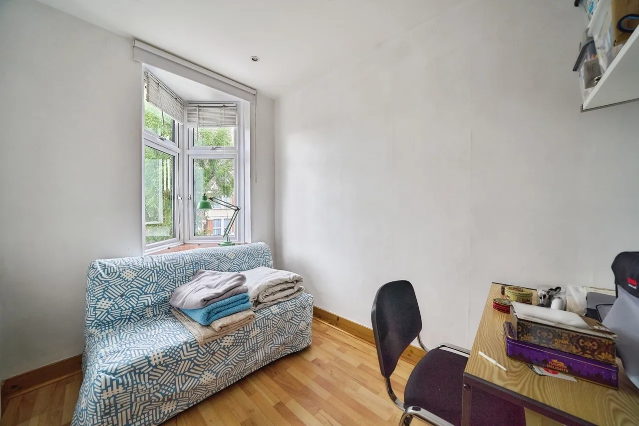 Forest Drive West, London, E11, photo 12