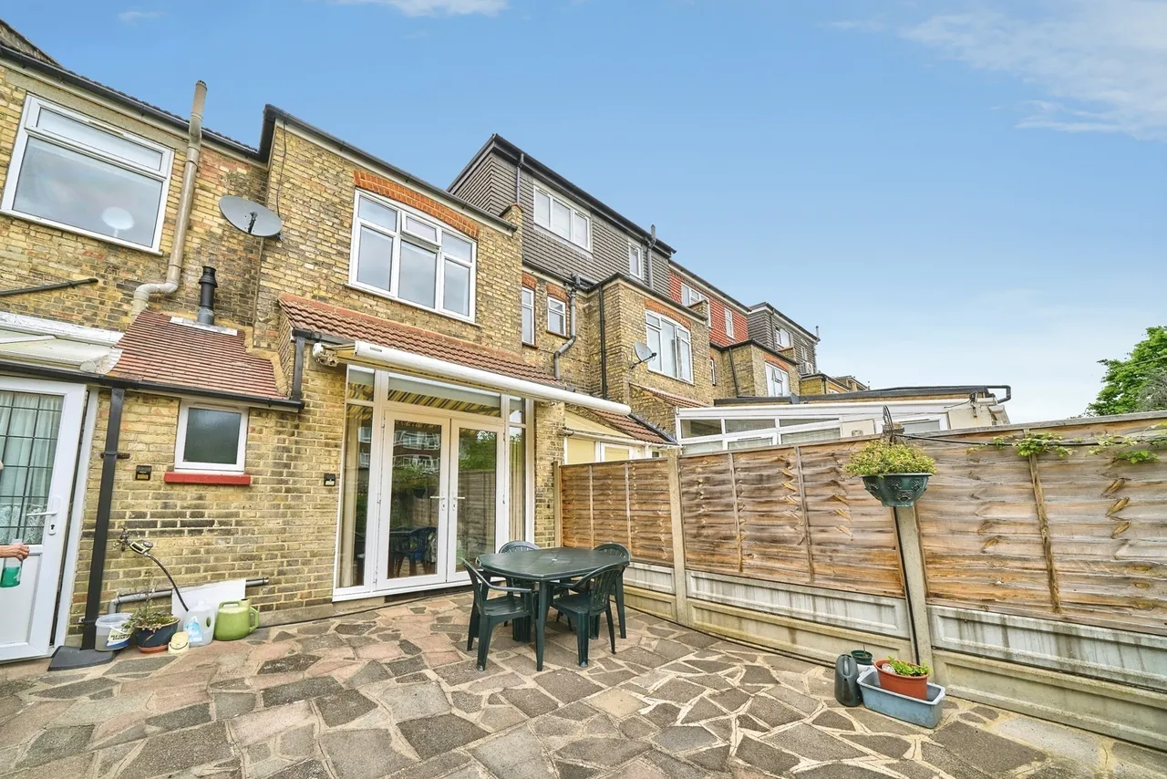 Forest Drive West, London, E11, photo 19