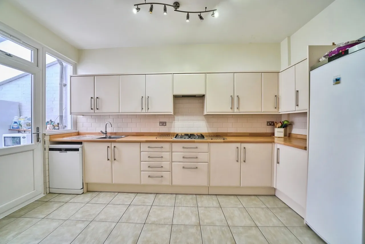Forest Drive West, London, E11, photo 5