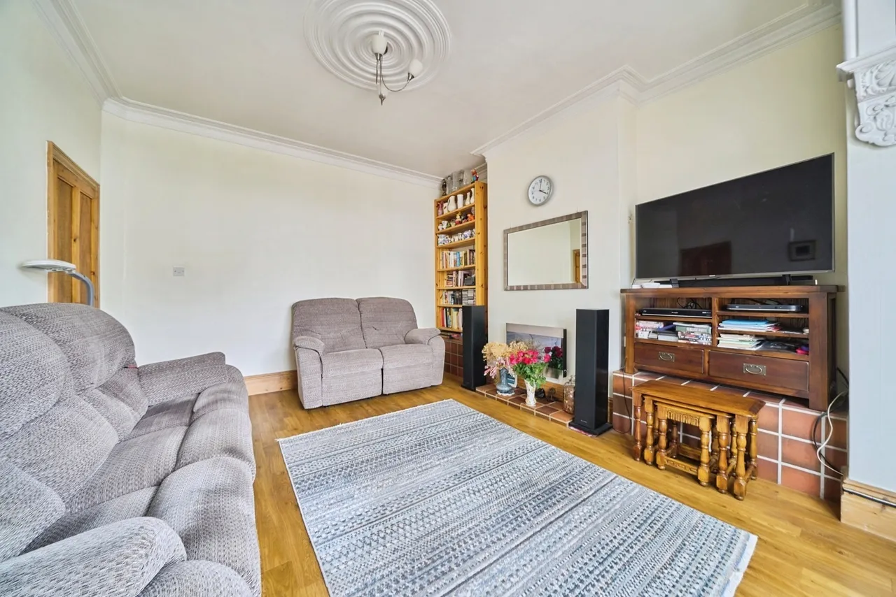 Forest Drive West, London, E11, photo 3