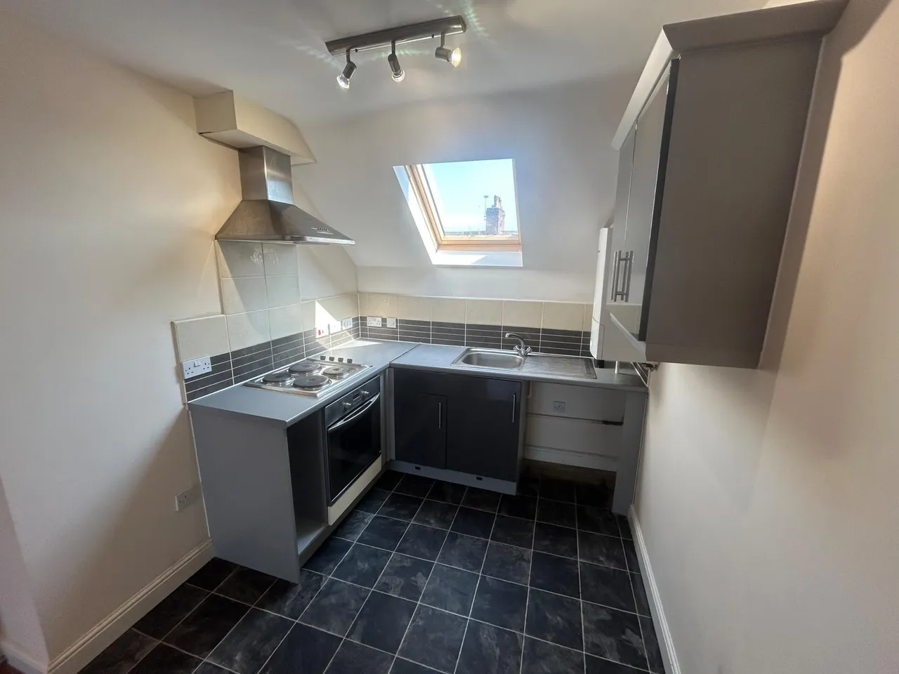 Wyggeston Street, Burton upon Trent, DE13, photo 4