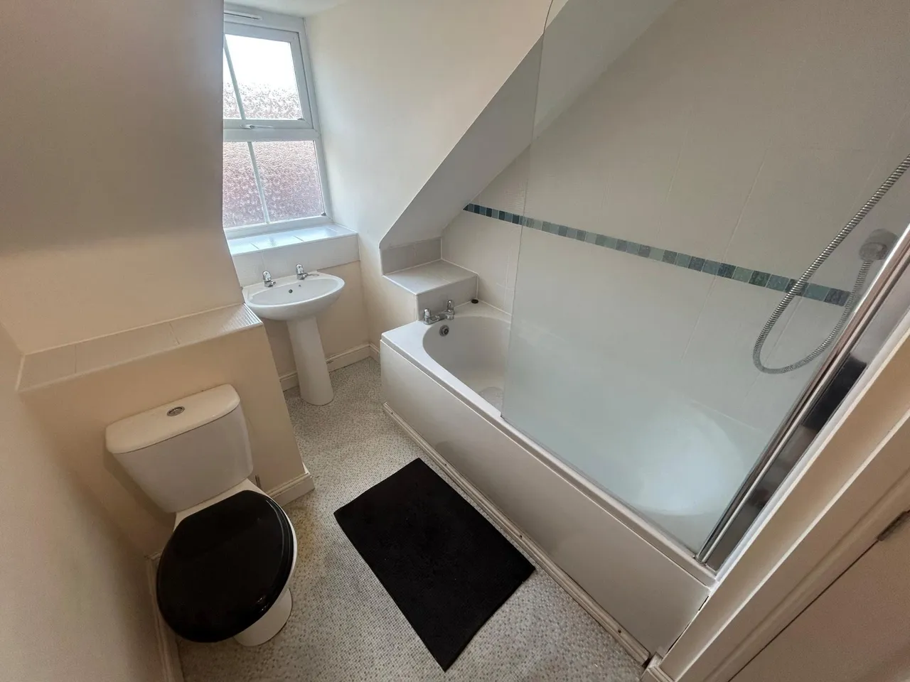 Wyggeston Street, Burton upon Trent, DE13, photo 8