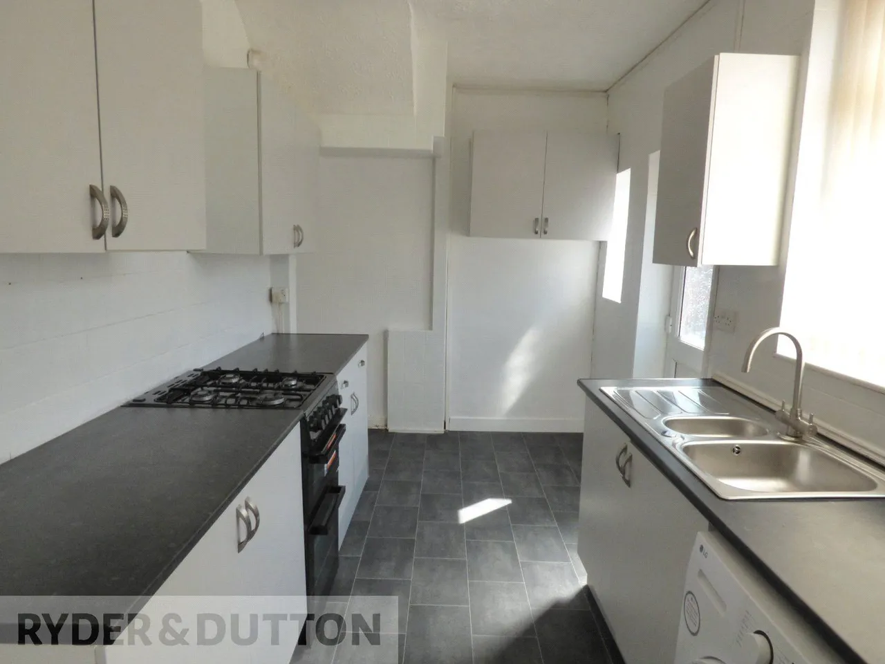 Pilkington Street, Middleton, M24, photo 4