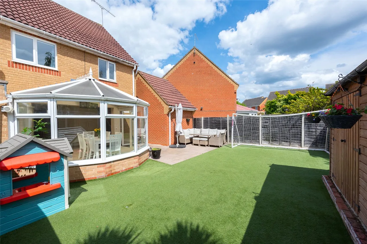The Shrubbery, Farnborough, GU14 0RQ, photo 11