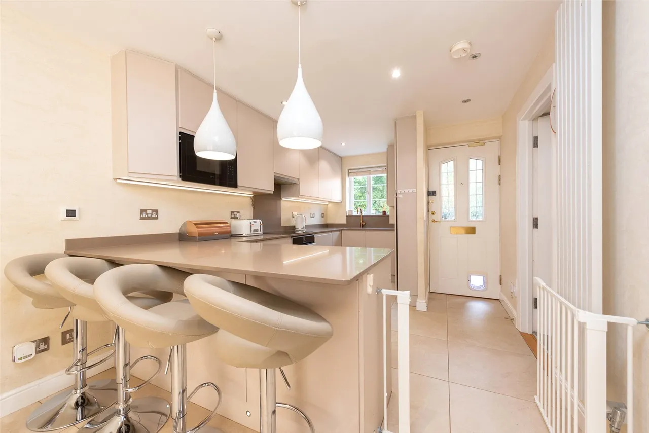 The Shrubbery, Farnborough, GU14 0RQ, photo 14