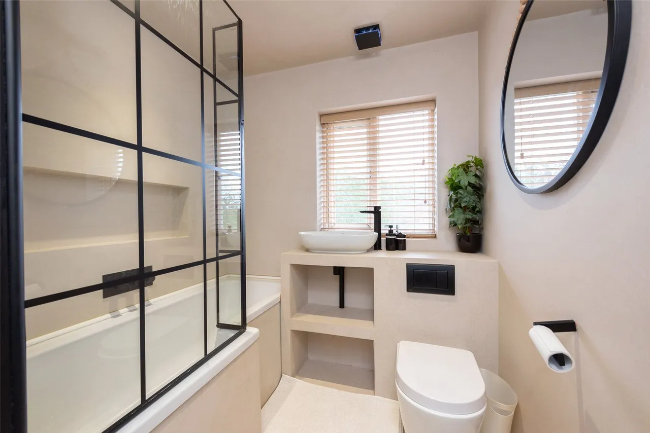 The Shrubbery, Farnborough, GU14 0RQ, photo 8