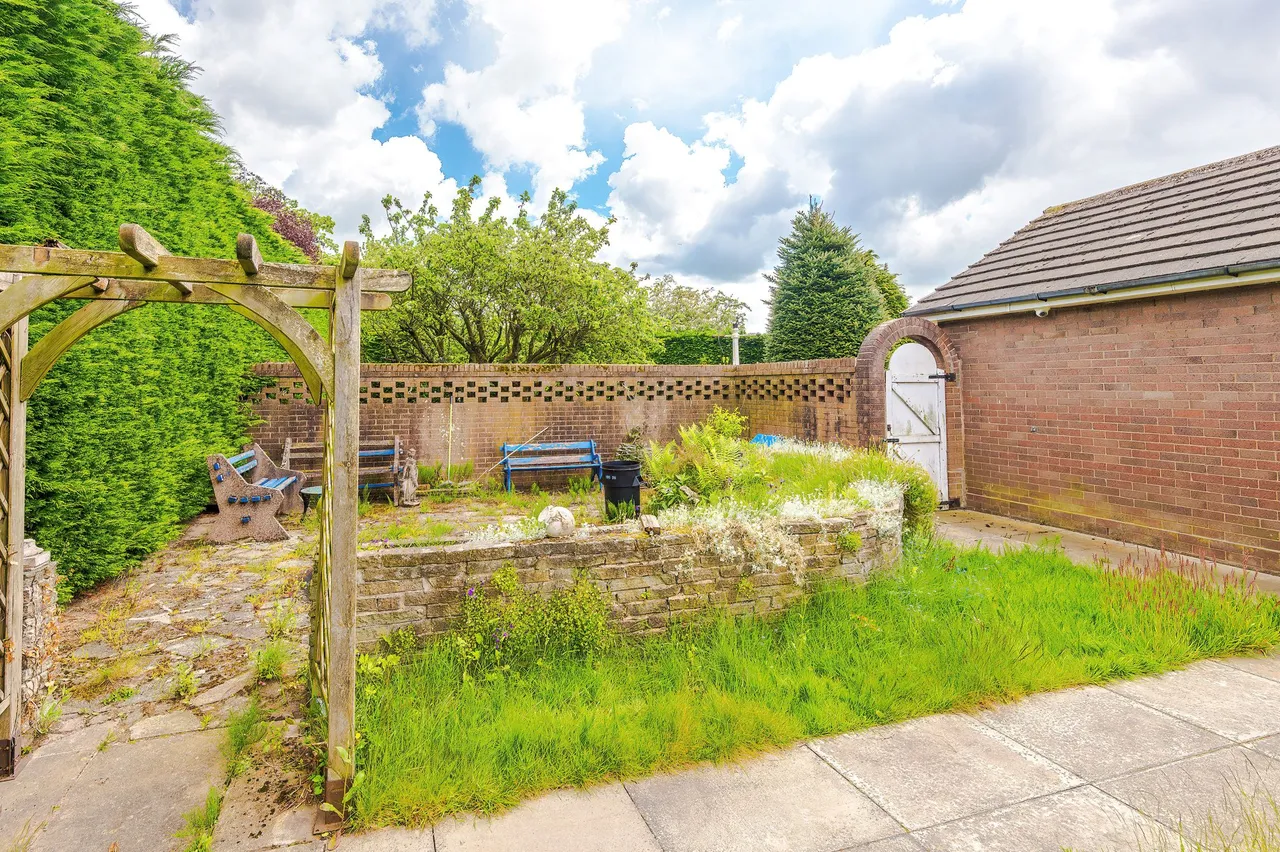 Weir Lane, Woolston, Warrington, Warrington, WA1 4QQ, photo 33