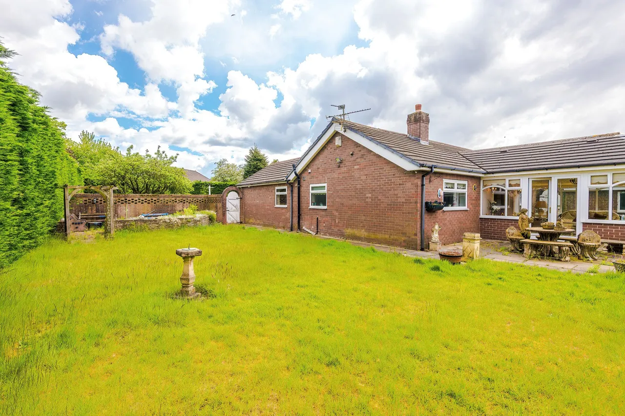 Weir Lane, Woolston, Warrington, Warrington, WA1 4QQ, photo 26