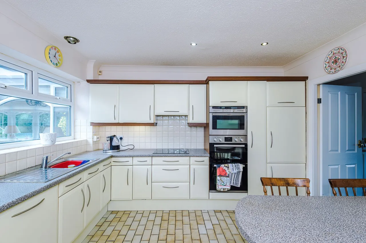 Weir Lane, Woolston, Warrington, Warrington, WA1 4QQ, photo 2