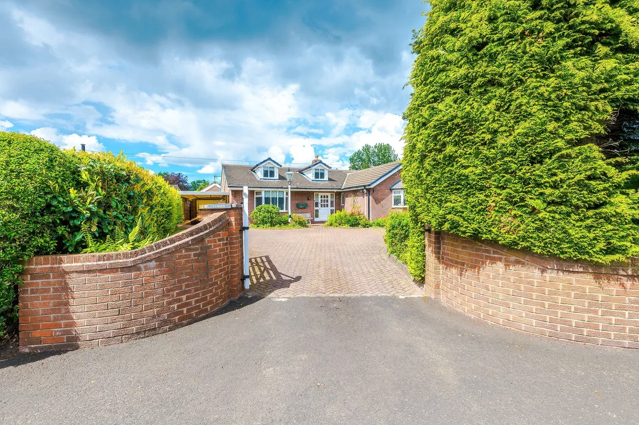 Weir Lane, Woolston, Warrington, Warrington, WA1 4QQ, photo 36