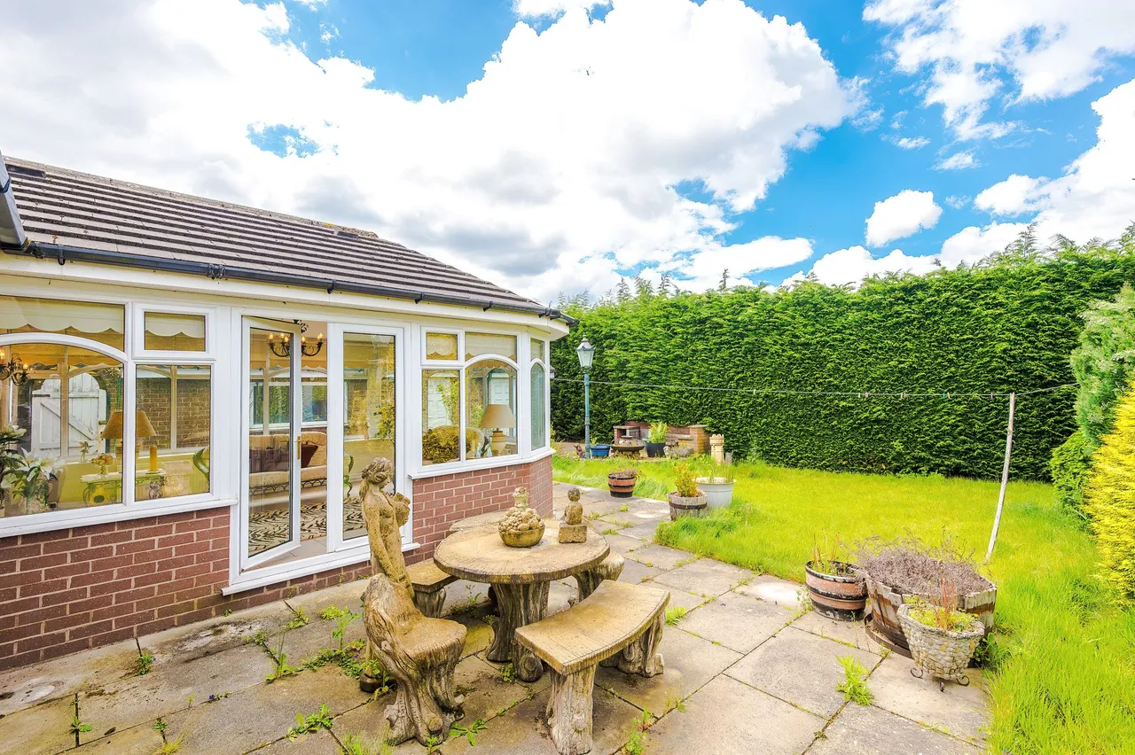 Weir Lane, Woolston, Warrington, Warrington, WA1 4QQ, photo 30