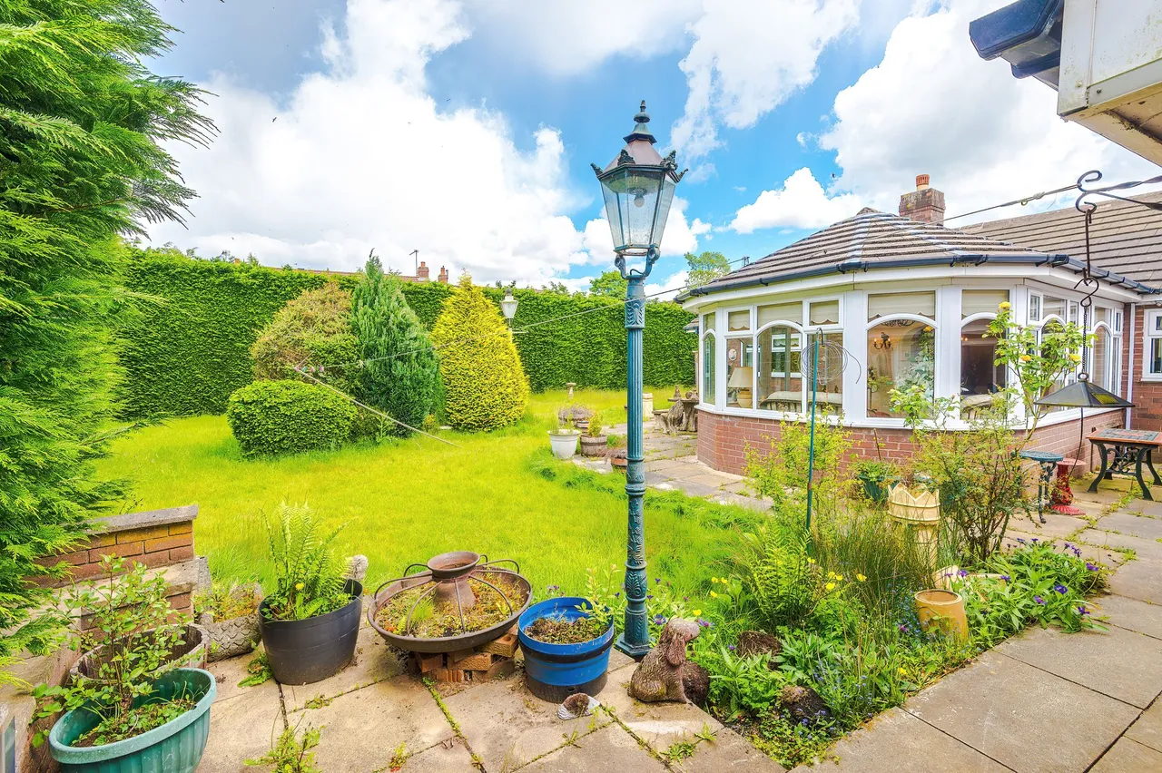 Weir Lane, Woolston, Warrington, Warrington, WA1 4QQ, photo 32