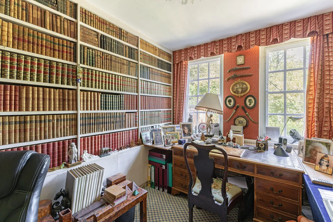 Chalk Lane, Epsom, KT18, photo 7