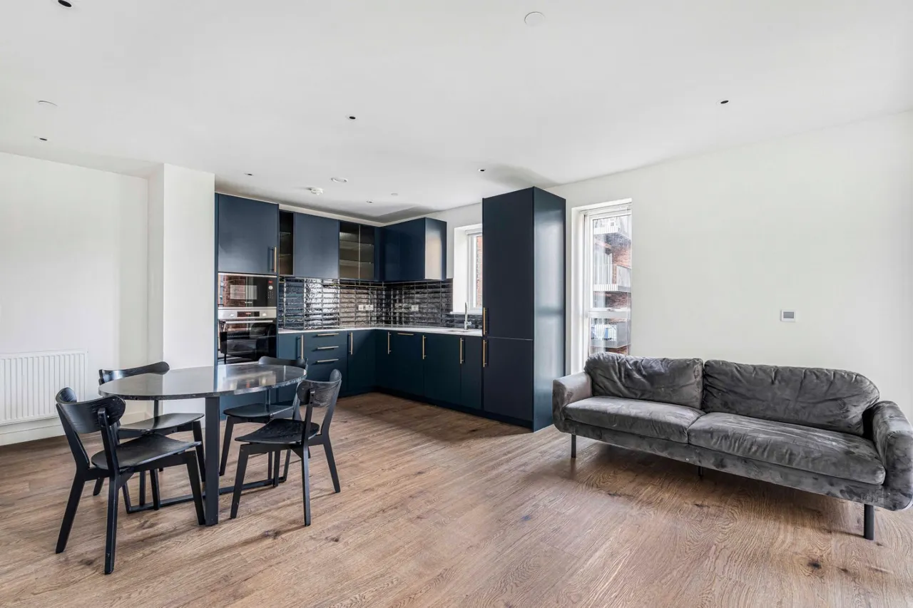 2 bed flat for sale, Mary Neuner Road, London, N8