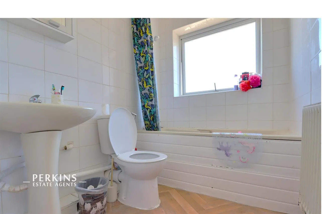 Longford Avenue, Southall, UB1, photo 5