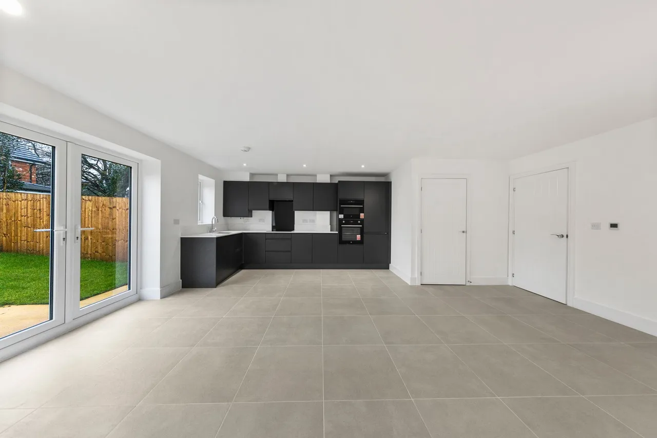 Halis Court, Hale Village, Liverpool, Liverpool, L24 4BF, photo 2