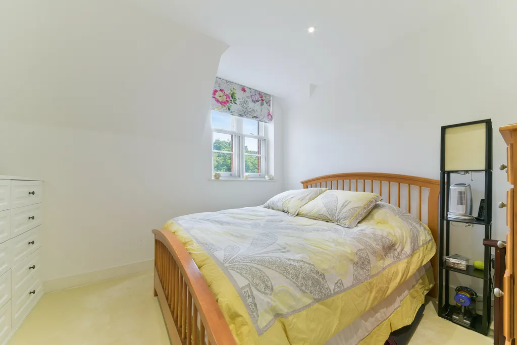 Hyde Lane, London, SW11, photo 6