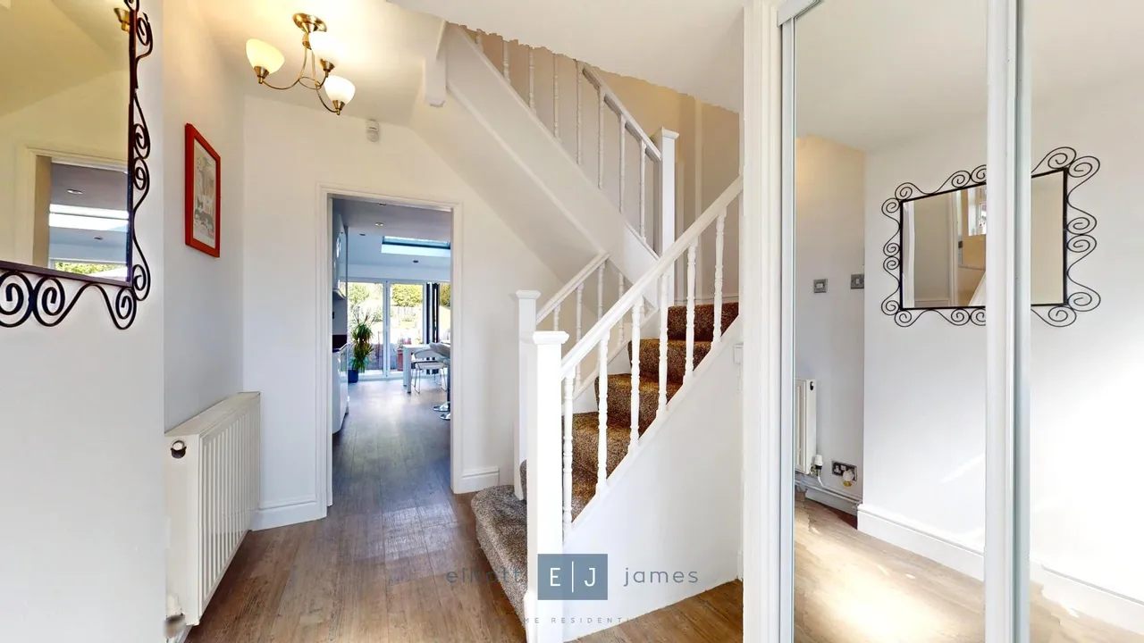 Goldings Road, Loughton, photo 2