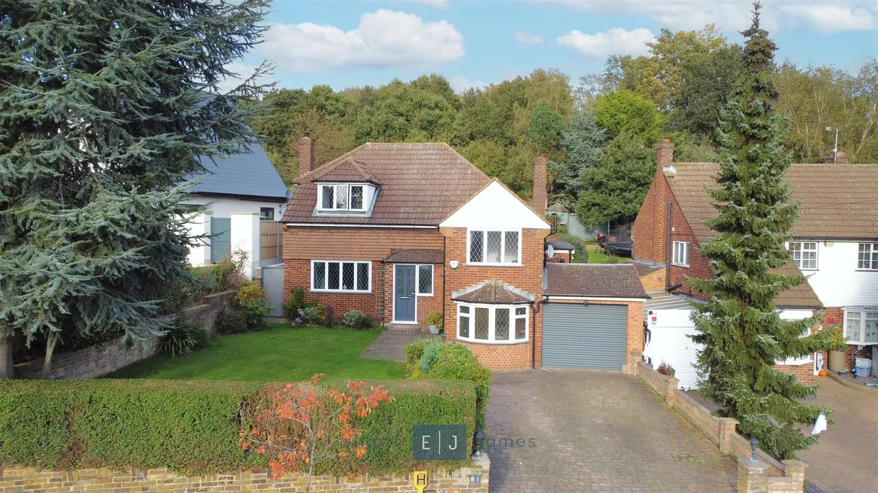 4 bed house for sale — Goldings Road, Loughton