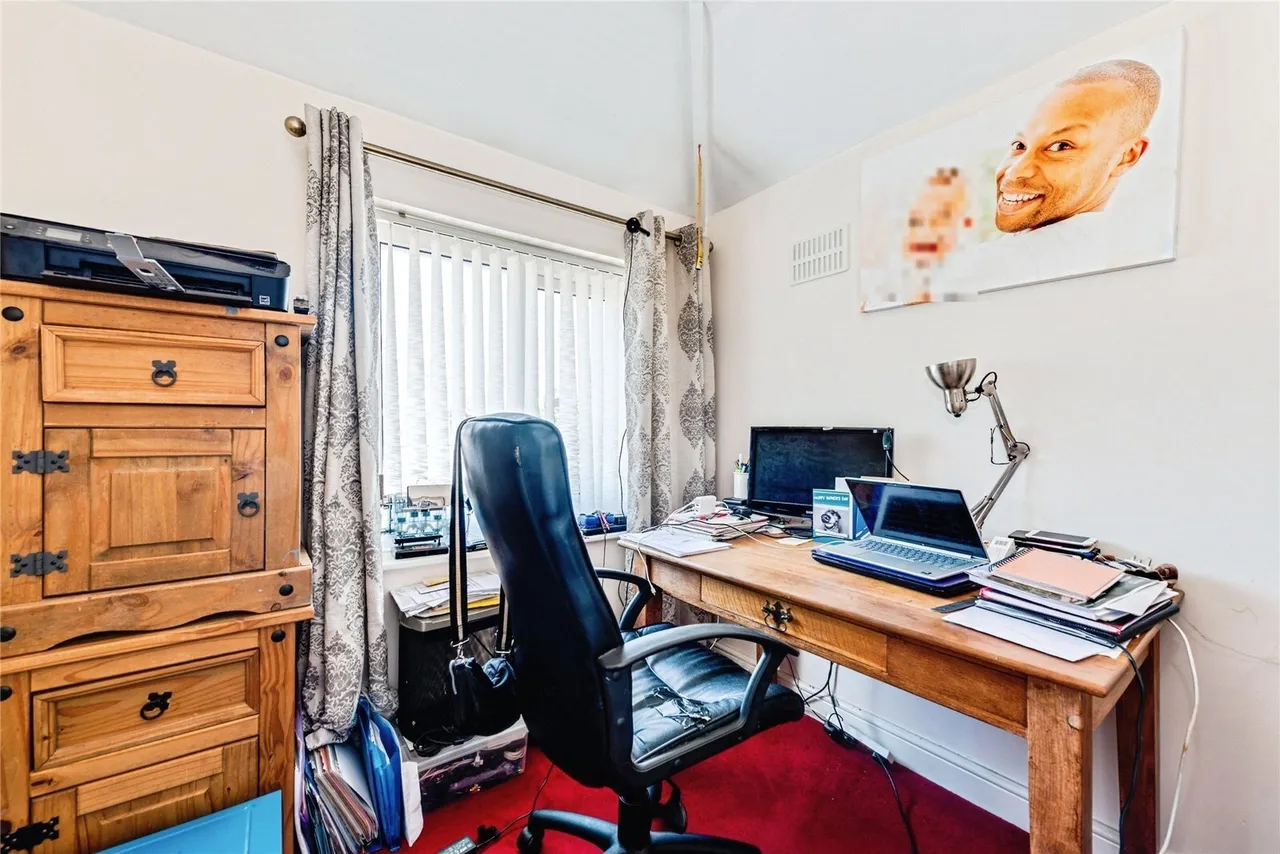 Wills Avenue, SWINDON, Wiltshire, SN1, photo 15