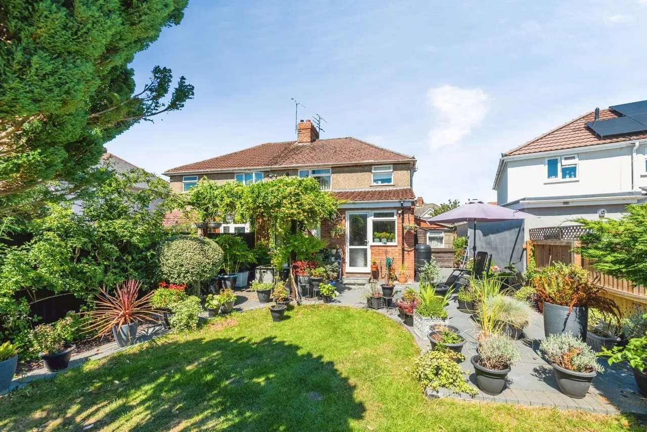 Wills Avenue, SWINDON, Wiltshire, SN1, photo 2