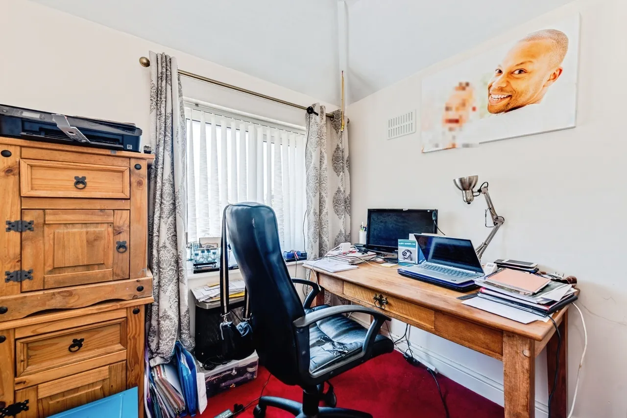 Wills Avenue, SWINDON, Wiltshire, SN1, photo 17