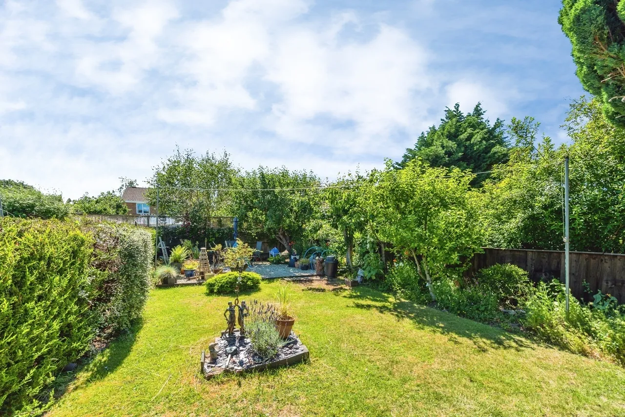 Wills Avenue, SWINDON, Wiltshire, SN1, photo 13
